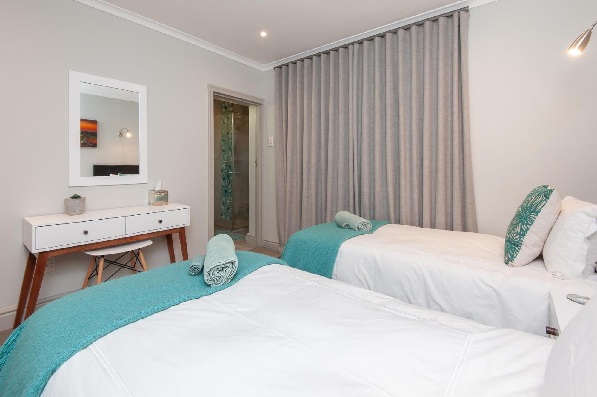 Walker Bay Luxury Seafront Apartment ヘルマナス エクステリア 写真